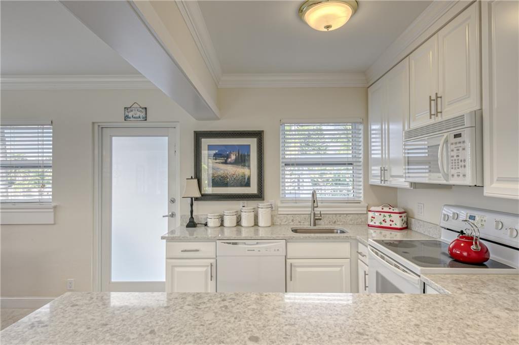Hillsboro Mile Ocean Apts - Residential