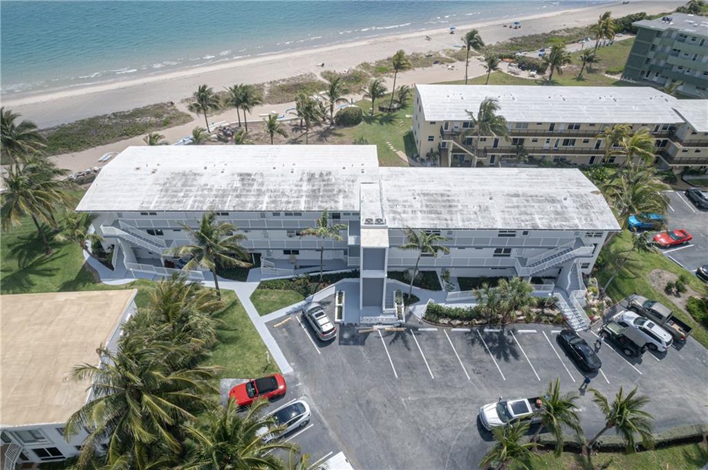 Hillsboro Mile Ocean Apts - Residential