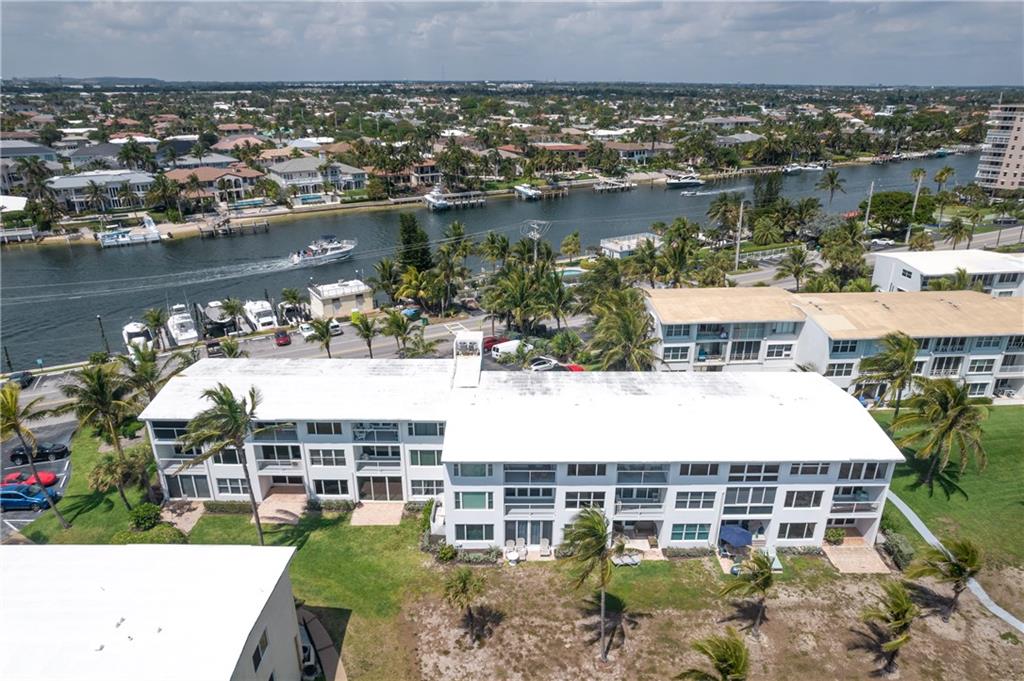 Hillsboro Mile Ocean Apts - Residential