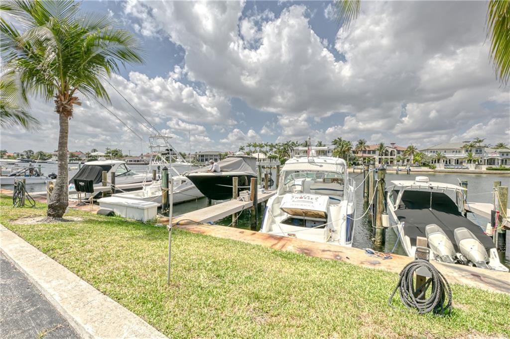 Hillsboro Mile Ocean Apts - Residential
