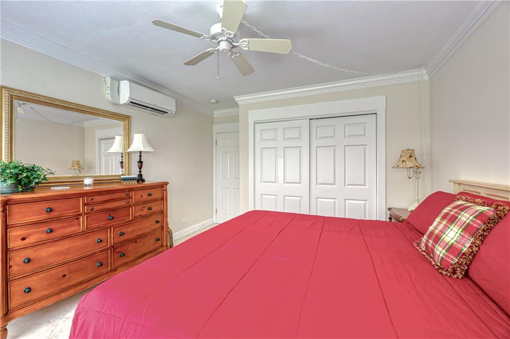 Hillsboro Mile Ocean Apts - Residential