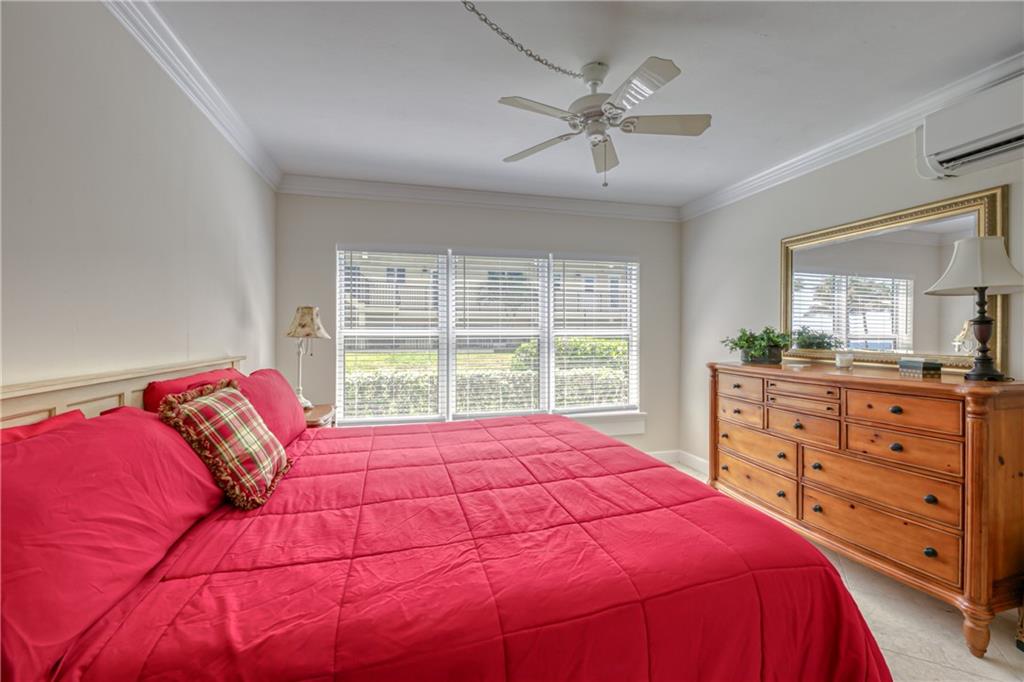 Hillsboro Mile Ocean Apts - Residential