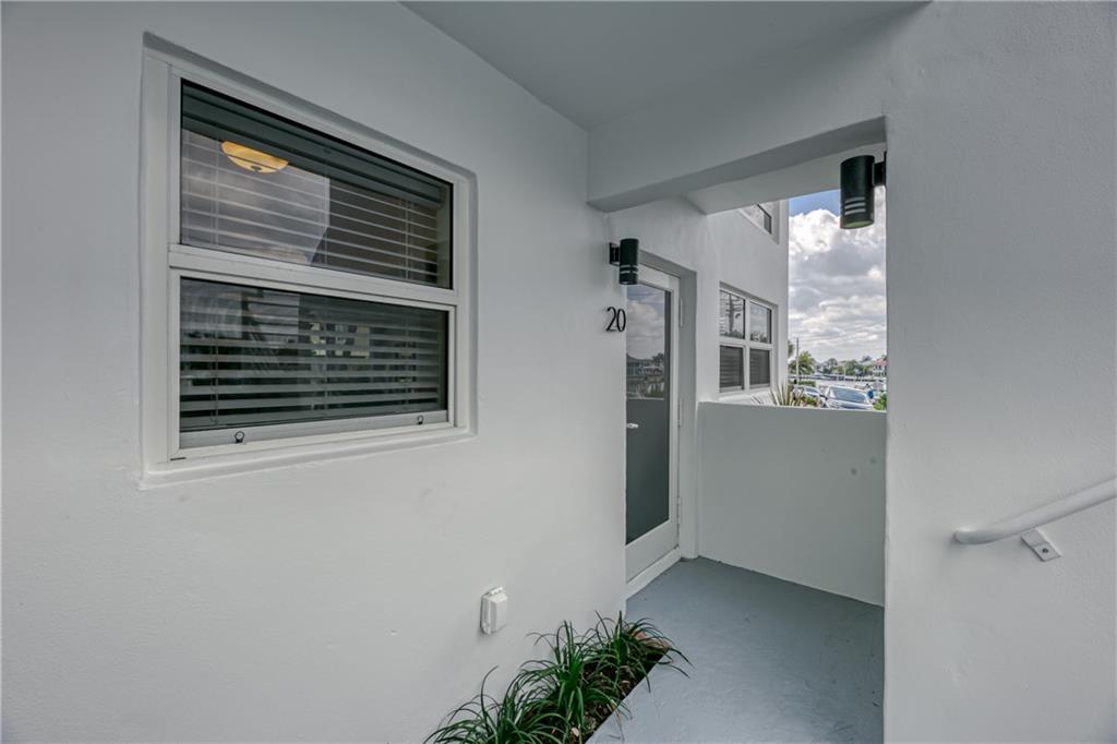 Hillsboro Mile Ocean Apts - Residential