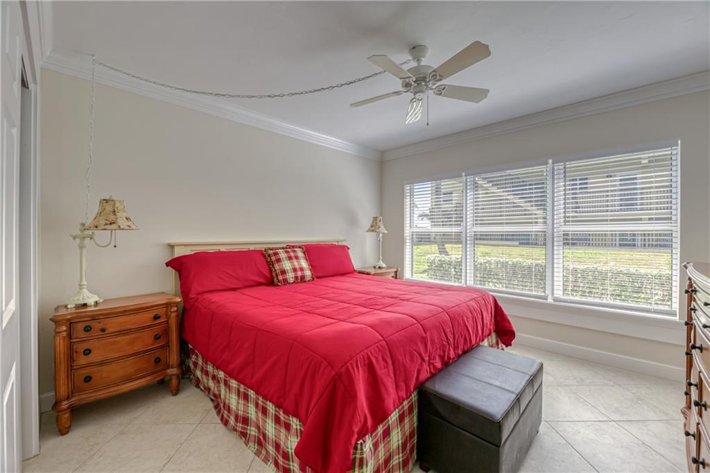 Hillsboro Mile Ocean Apts - Residential