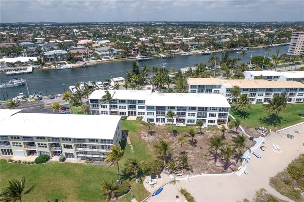 Hillsboro Mile Ocean Apts - Residential