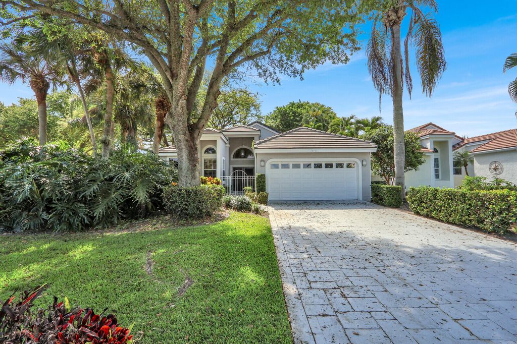 Photo of 12751 Touchstone Place, Palm Beach Gardens, FL 33418 (MLS # B26010141)