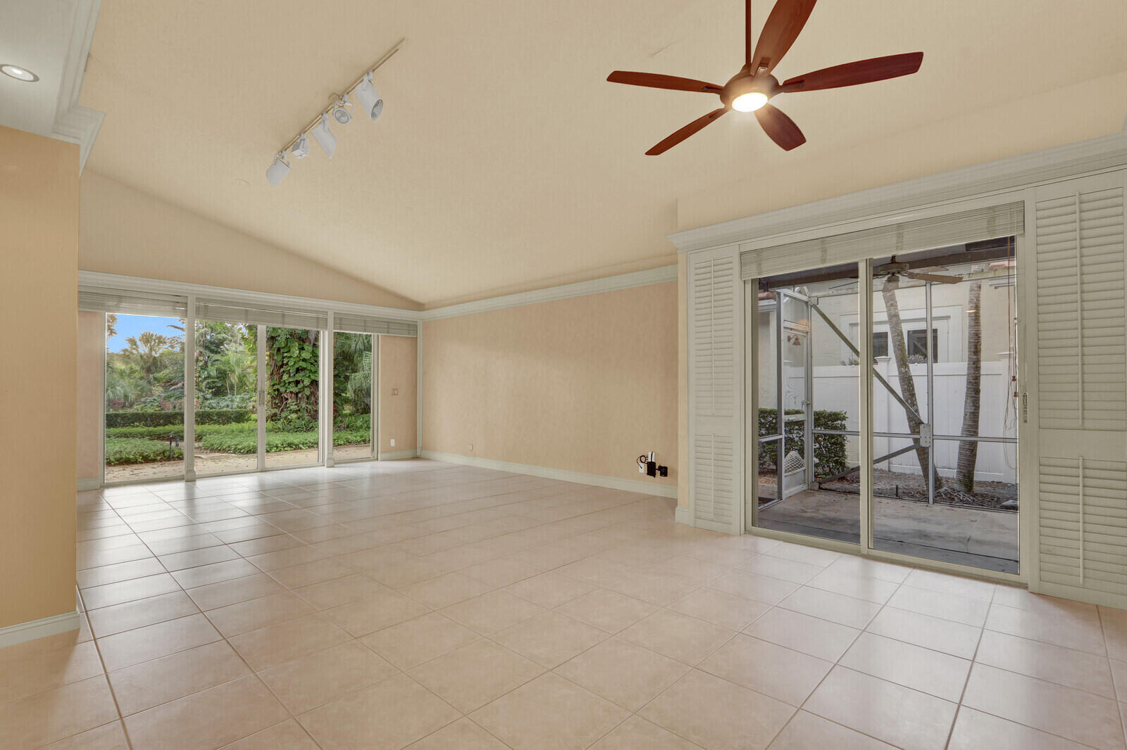 EASTPOINTE SUB 13A - Residential Lease