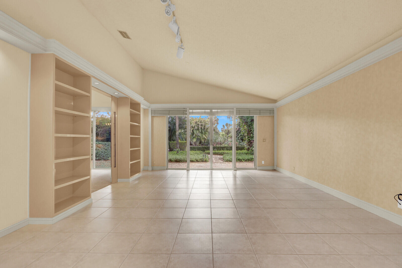EASTPOINTE SUB 13A - Residential Lease