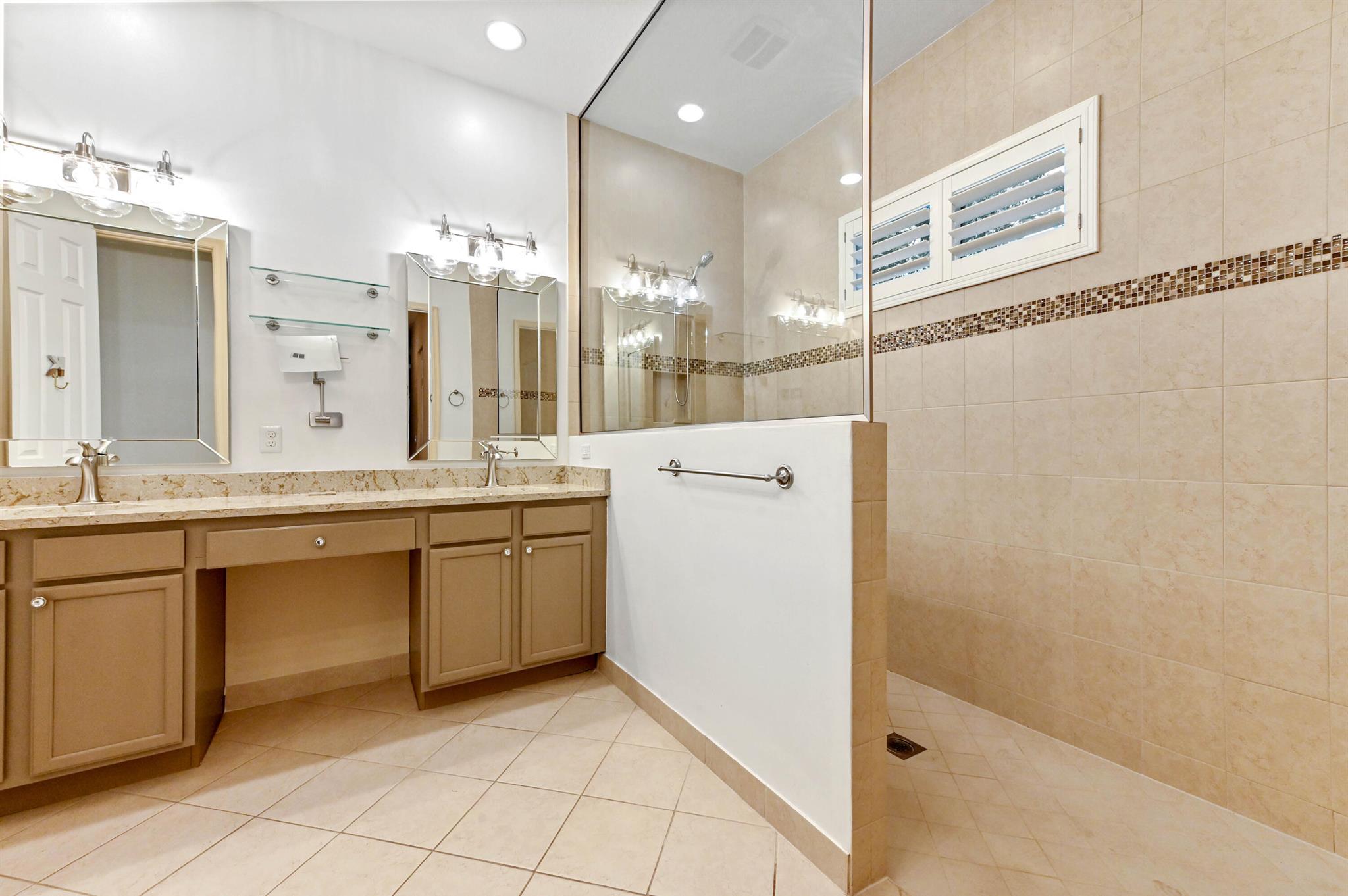 PORTOSOL - Residential Lease