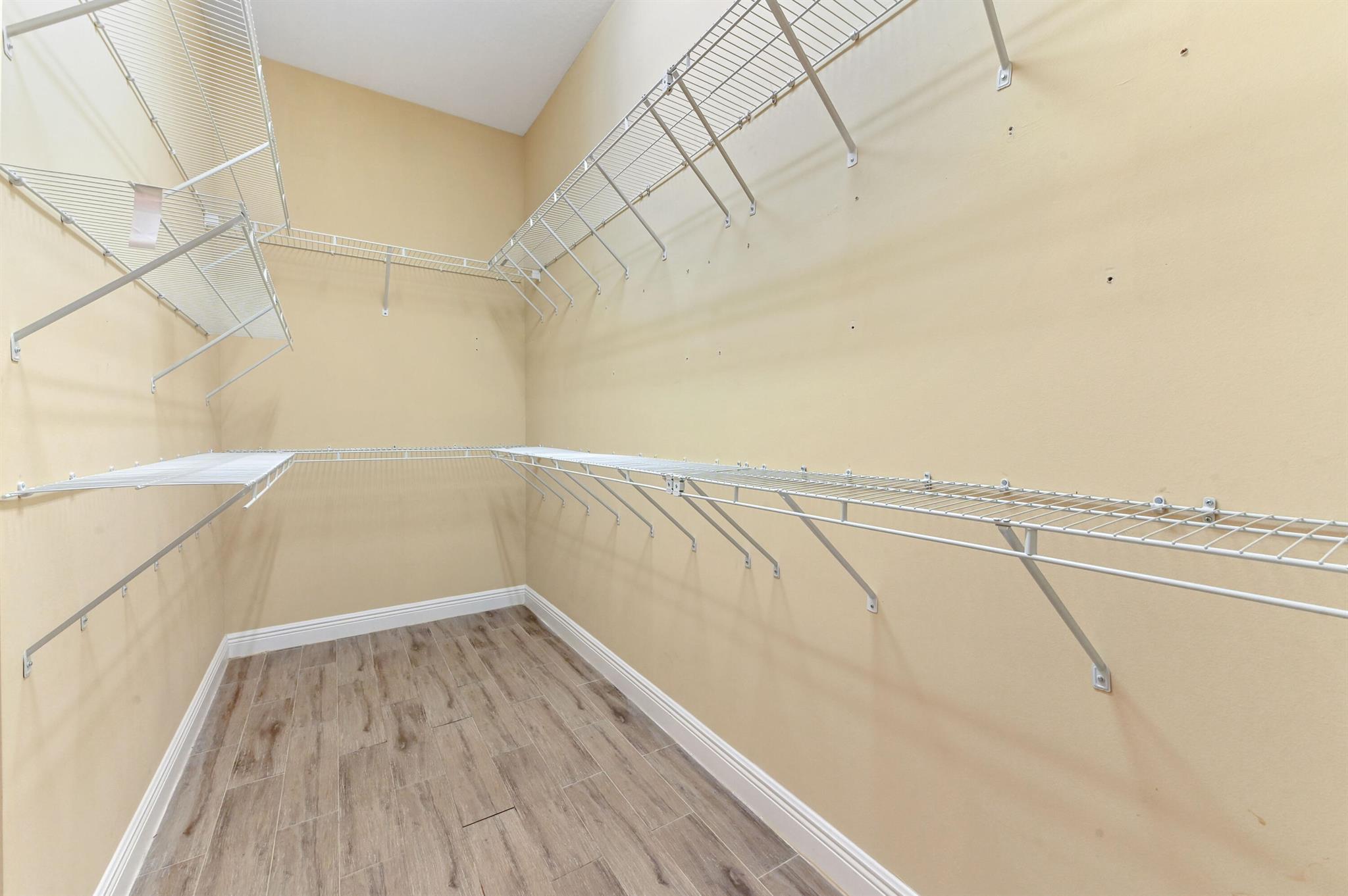 PORTOSOL - Residential Lease