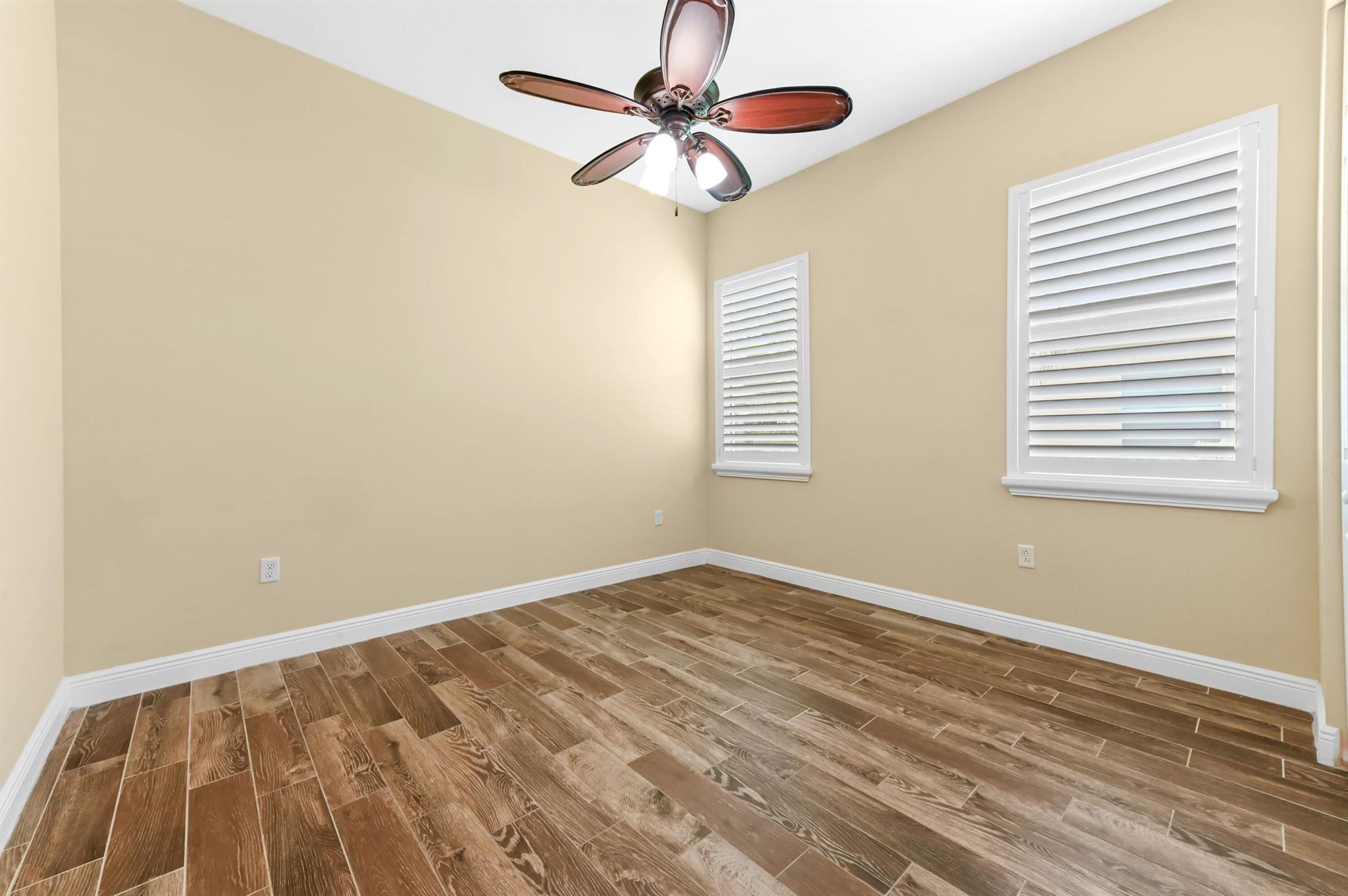 PORTOSOL - Residential Lease