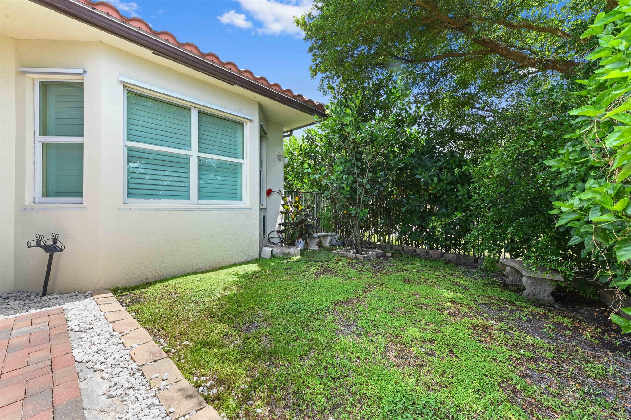 PORTOSOL - Residential Lease