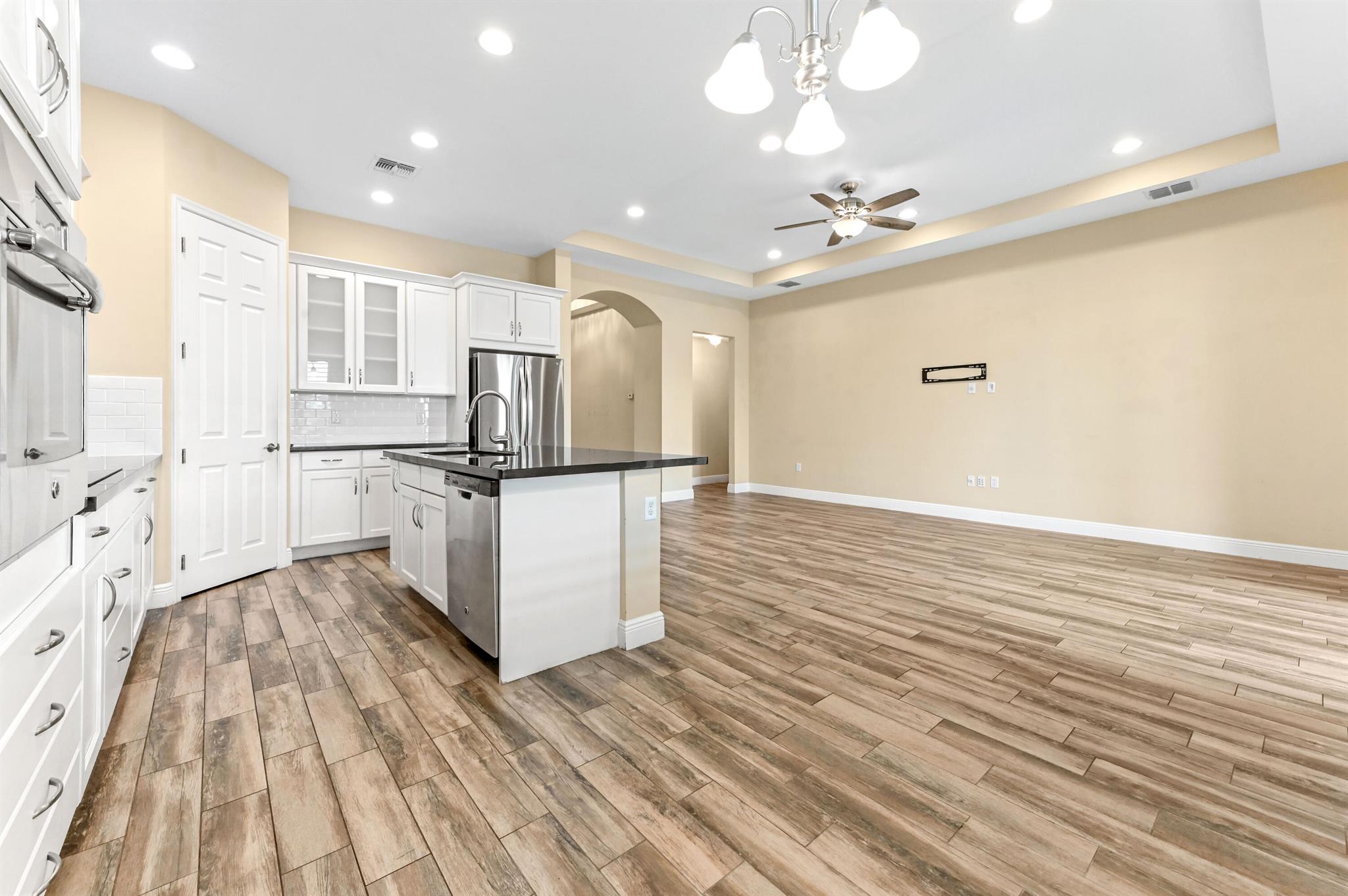 PORTOSOL - Residential Lease