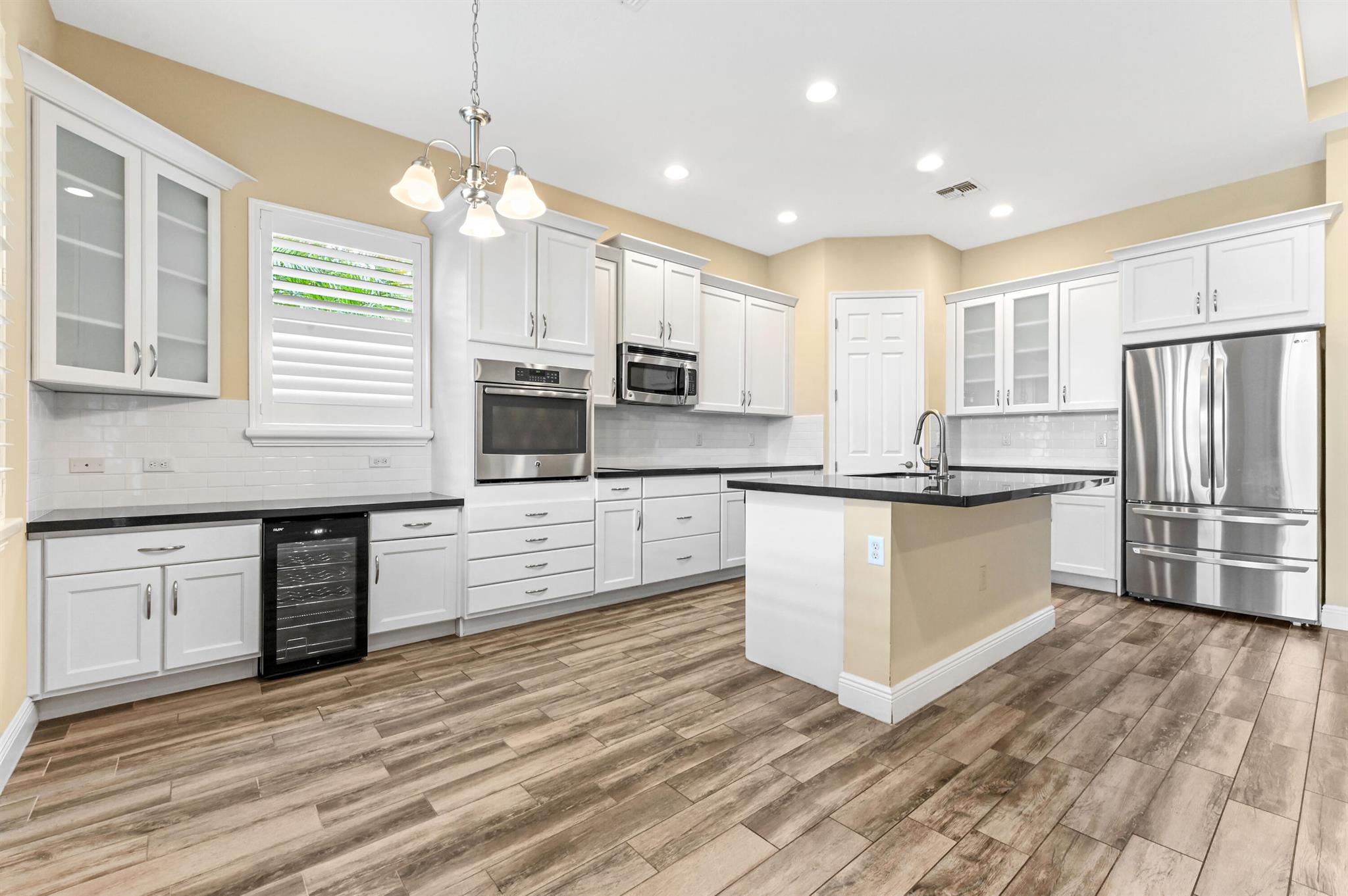 PORTOSOL - Residential Lease
