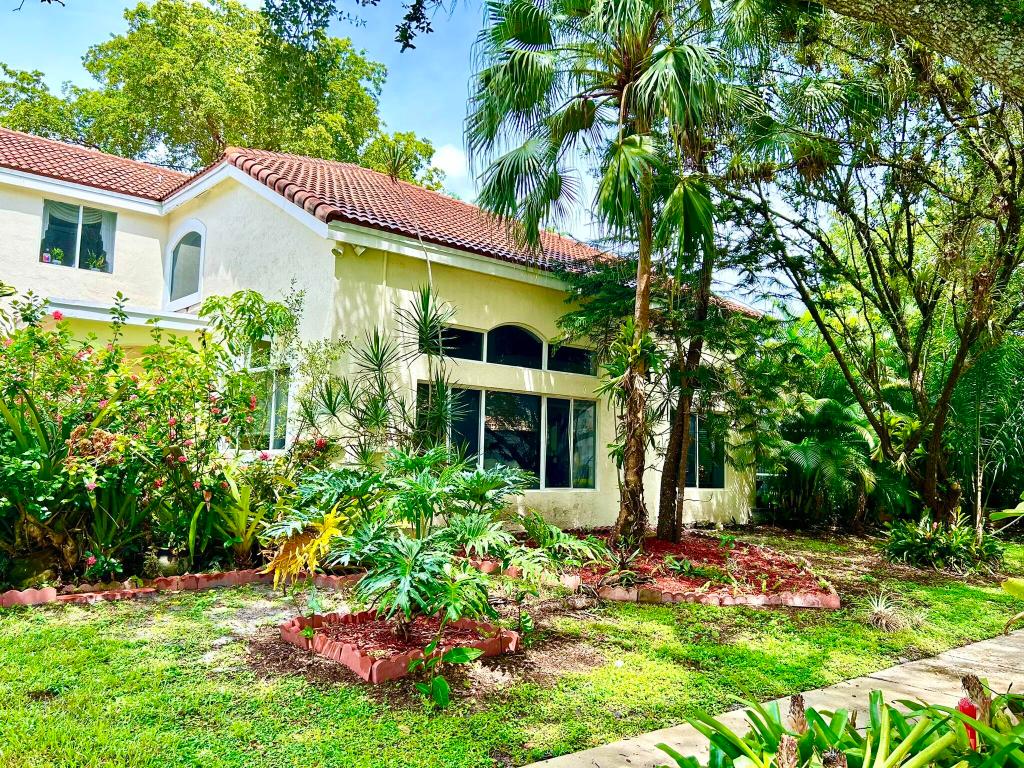 EMBASSY LAKES PHASE II - Residential