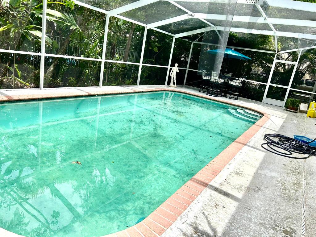 EMBASSY LAKES PHASE II - Residential