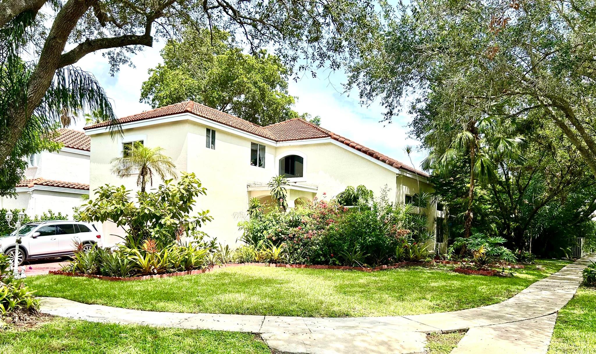 Welcome to Embassy Lakes in the heart of Cooper City! This spacious 4-bed, 3 bath pool home sits on a desirable corner lot and offers endless potential. While it needs updating and rehabilitation, the home already feature high ceilings, abundant natural light, and the peace of mind of a BRAND-NEW ROOF !!! Enjoy a private backyard with a screened pool, ideal for relaxing or entertaining. Embassy Lake is a gated community with resort-style amenities including a clubhouse, fitness center, pool, playgrounds and courts for tennis, basketball, and pickleball. Families will love the top-rated Cooper City schools.With some TLC, this property can be transformed into a true gem in one of Cooper City's most sought-after neighborhoods.