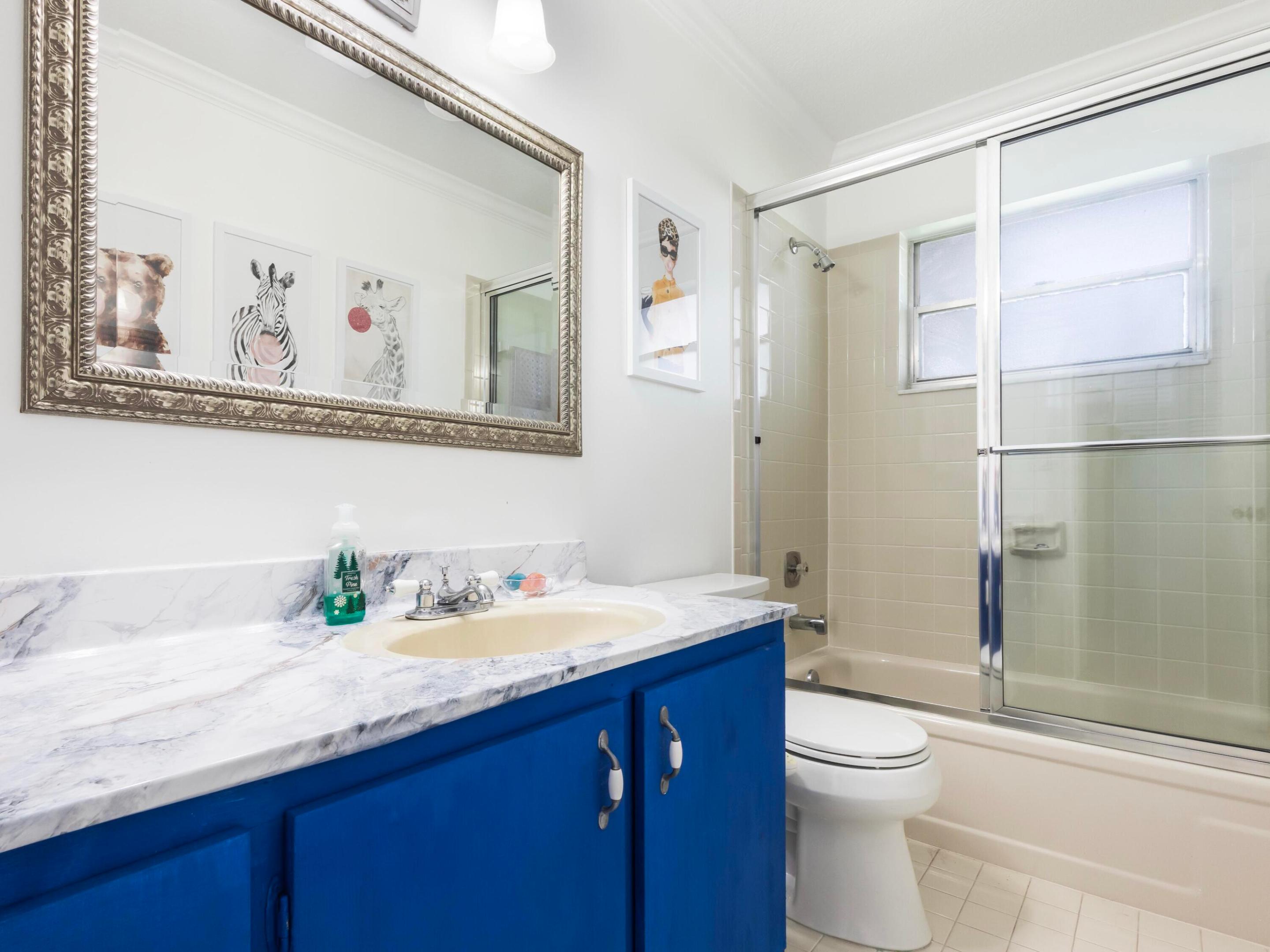 LOS MANGOS PATIO VILLAS AND TOWNHOMES - Residential