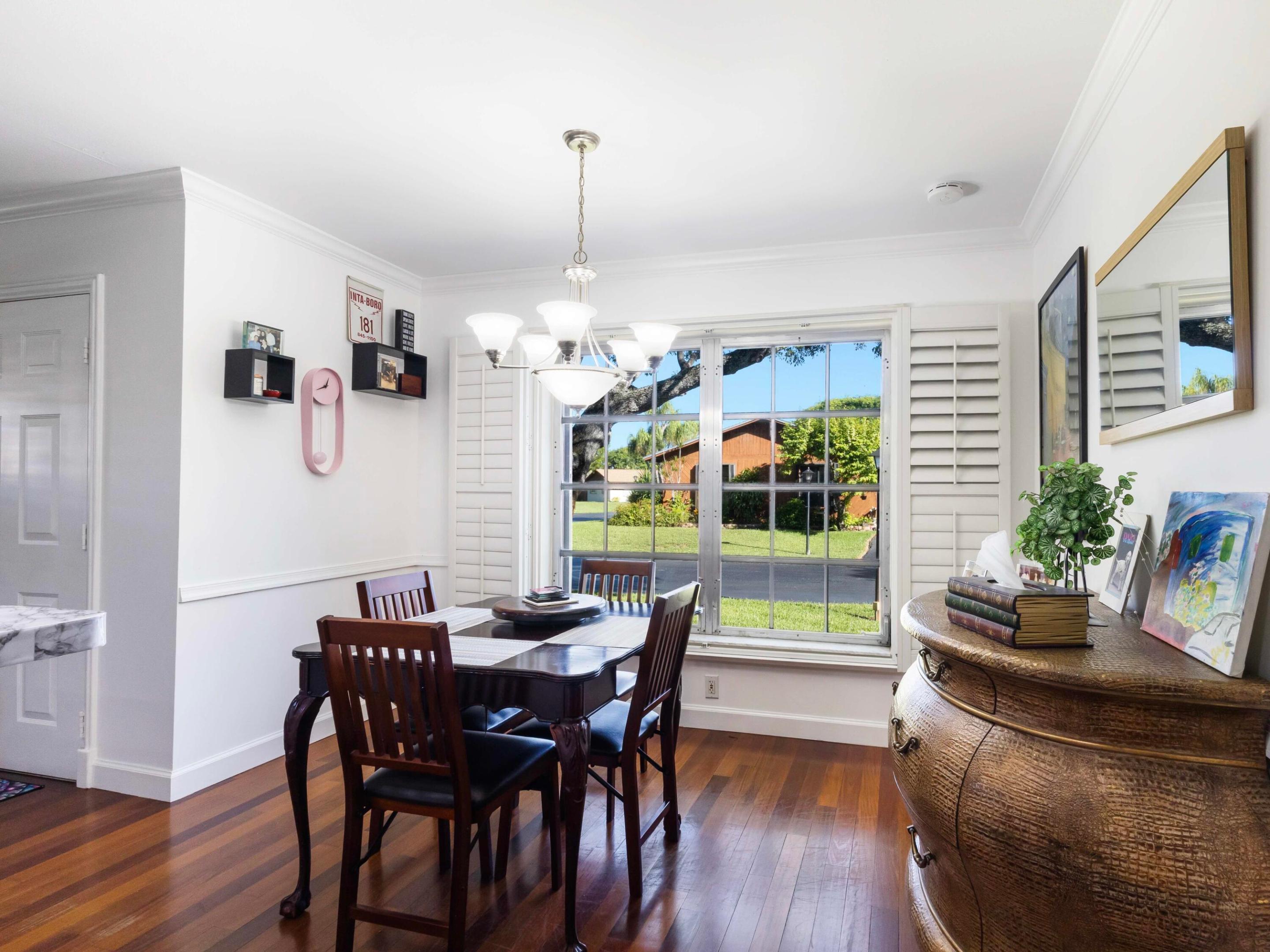 LOS MANGOS PATIO VILLAS AND TOWNHOMES - Residential