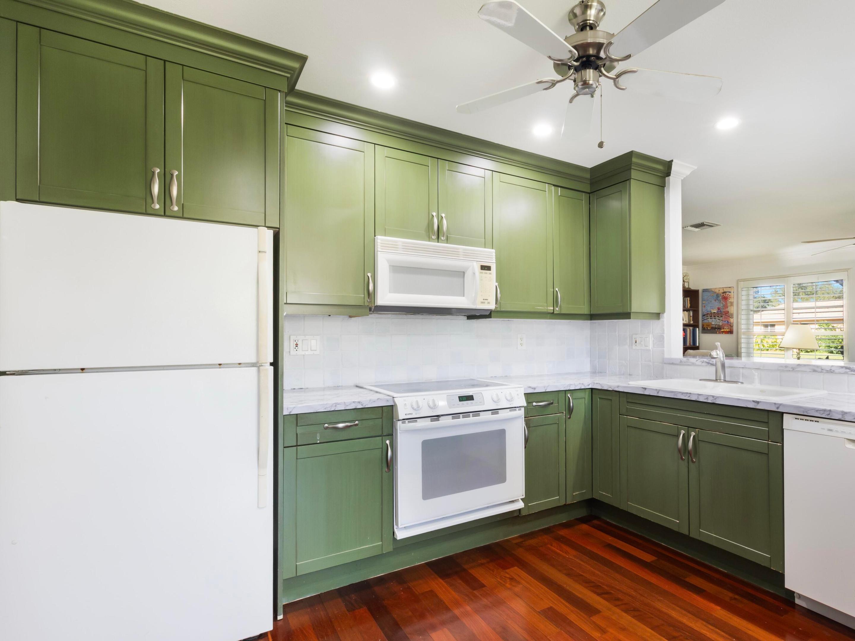 LOS MANGOS PATIO VILLAS AND TOWNHOMES - Residential