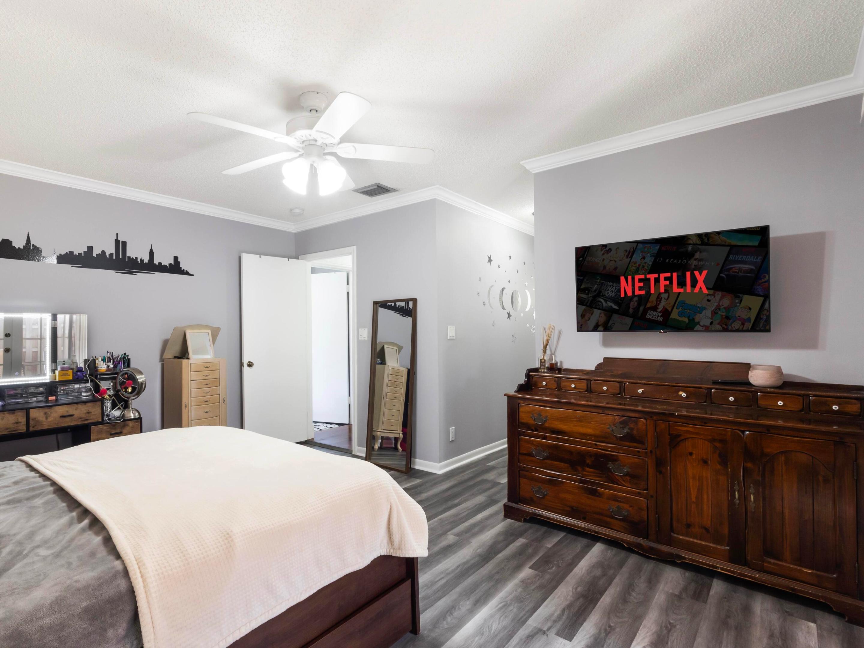 LOS MANGOS PATIO VILLAS AND TOWNHOMES - Residential