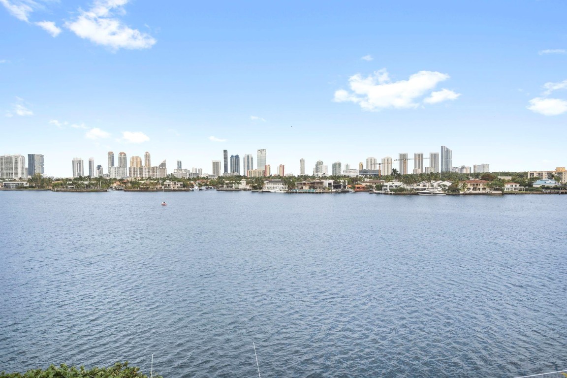 Reed East Condo - Residential