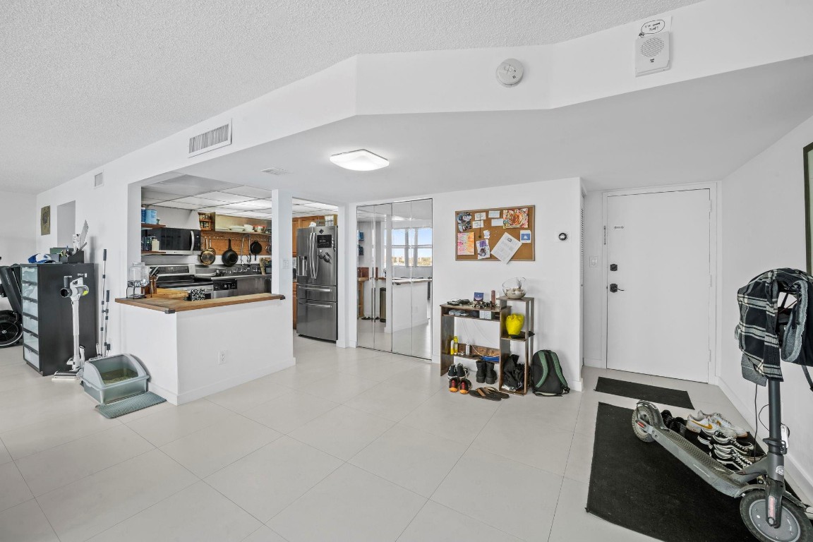 Reed East Condo - Residential