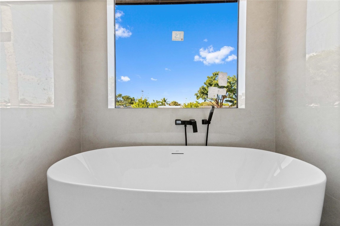 COCONUT CREEK 11TH SEC - Residential