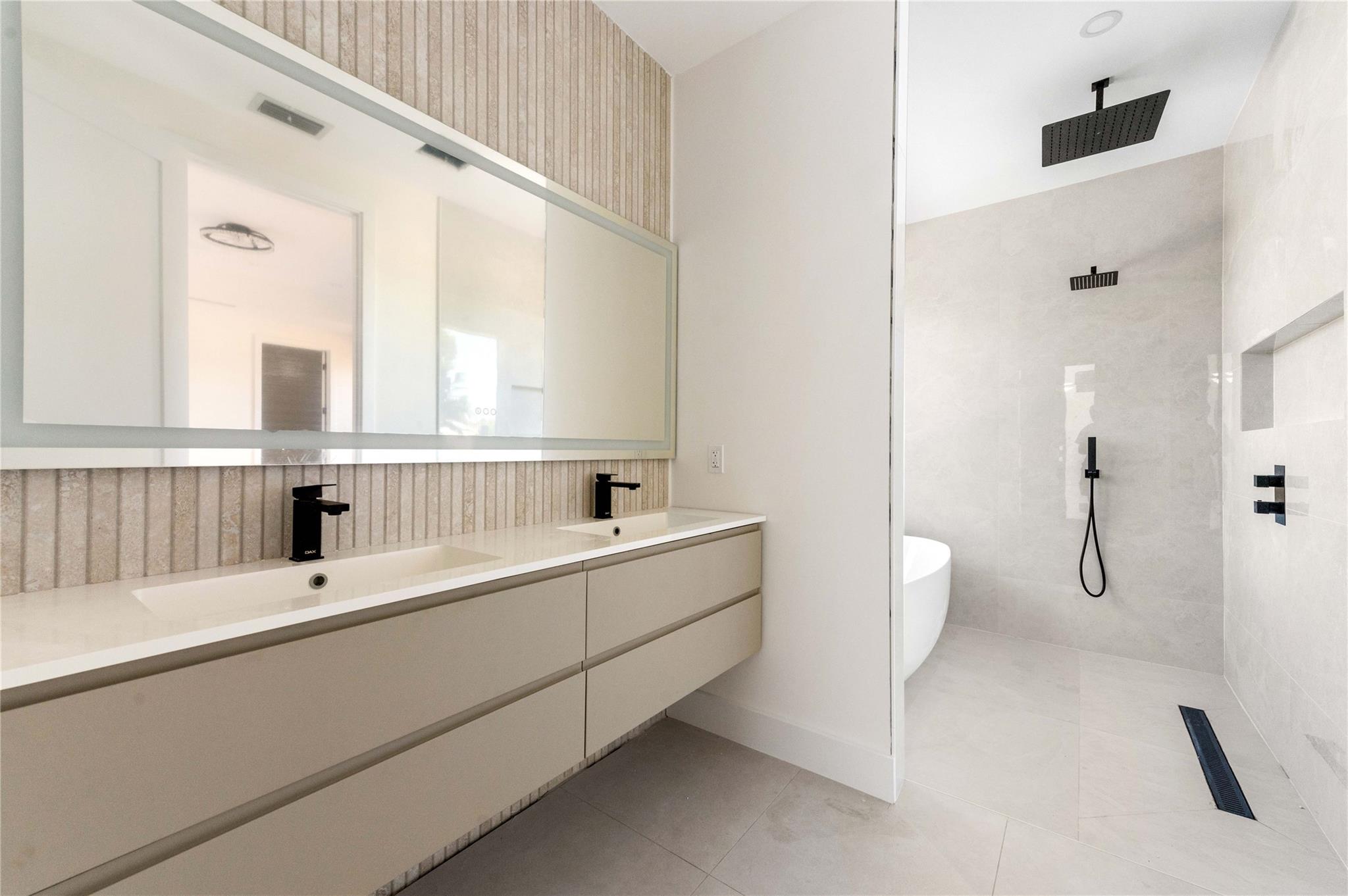 COCONUT CREEK 11TH SEC - Residential