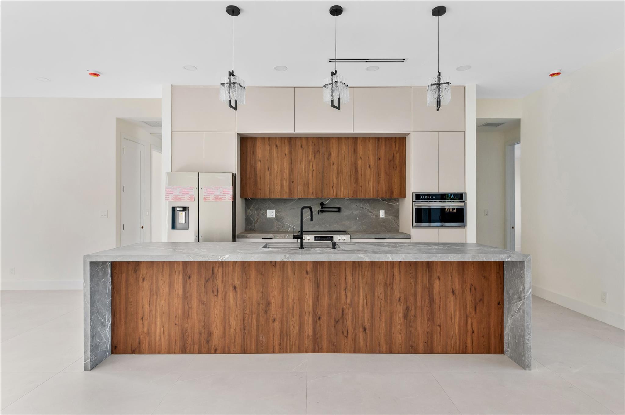 COCONUT CREEK 11TH SEC - Residential