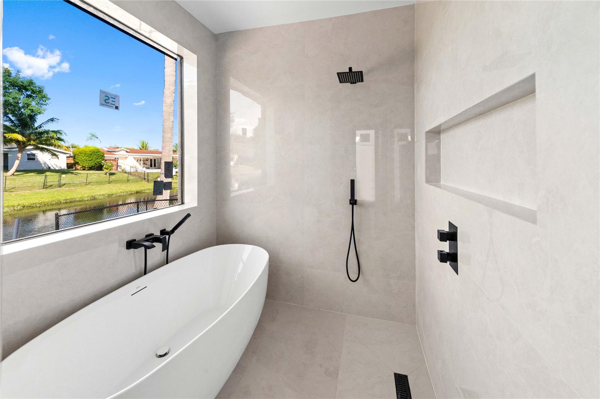 COCONUT CREEK 11TH SEC - Residential