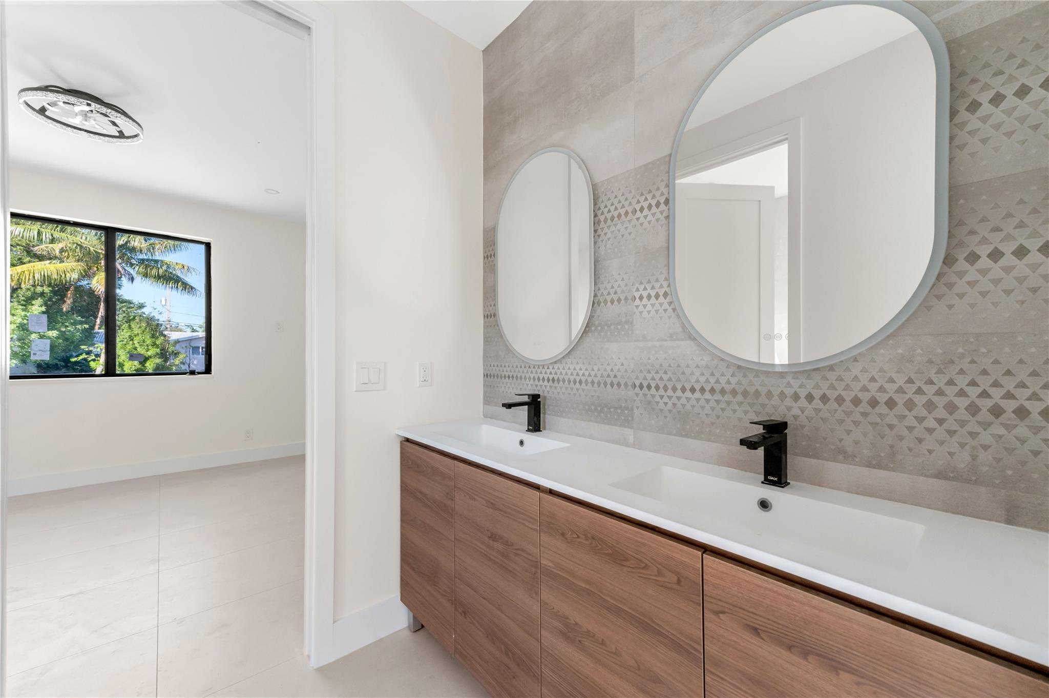 COCONUT CREEK 11TH SEC - Residential