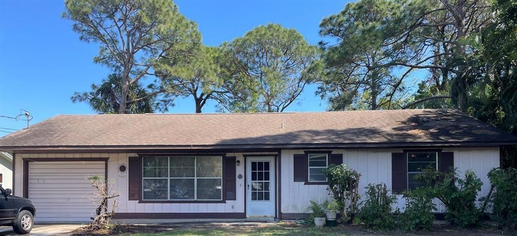 Photo of 5510 Sunset Boulevard, Fort Pierce, FL 34982 (MLS # R10971522)