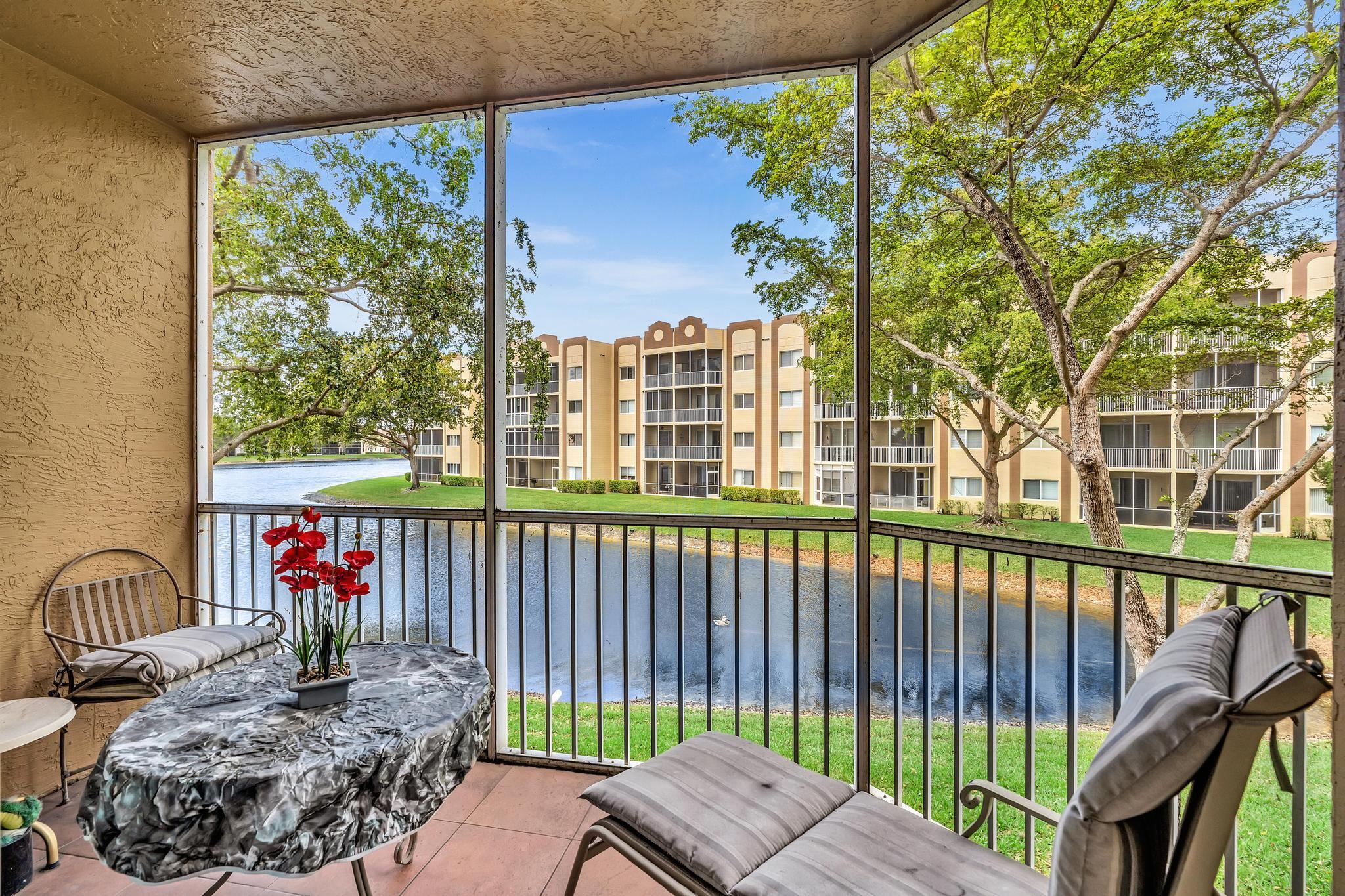 SOUTHAMPTON CONDOMINIUM - Residential