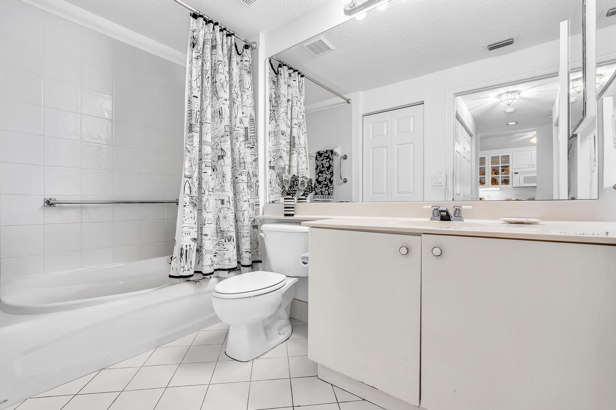 SOUTHAMPTON CONDOMINIUM - Residential