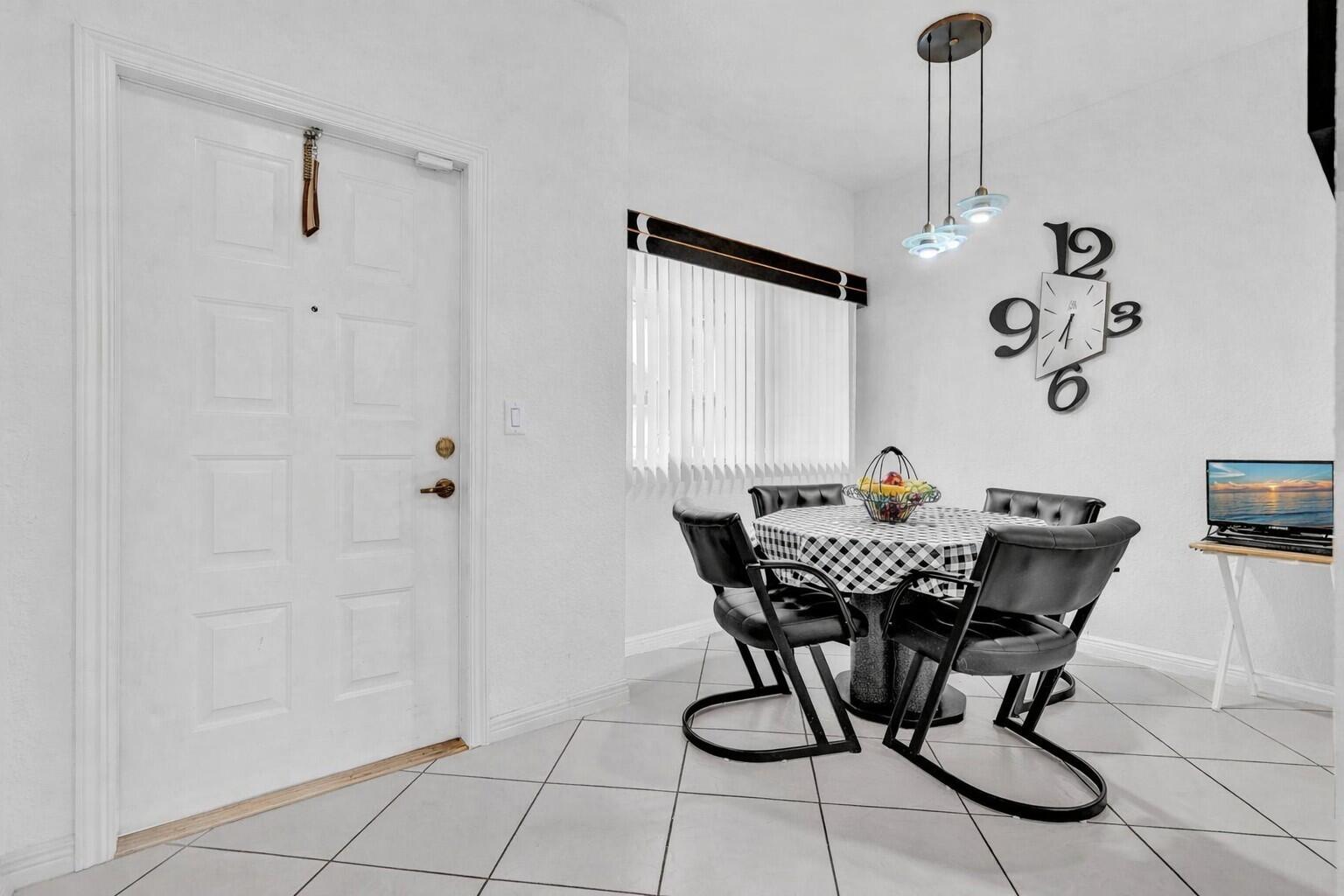 SOUTHAMPTON CONDOMINIUM - Residential