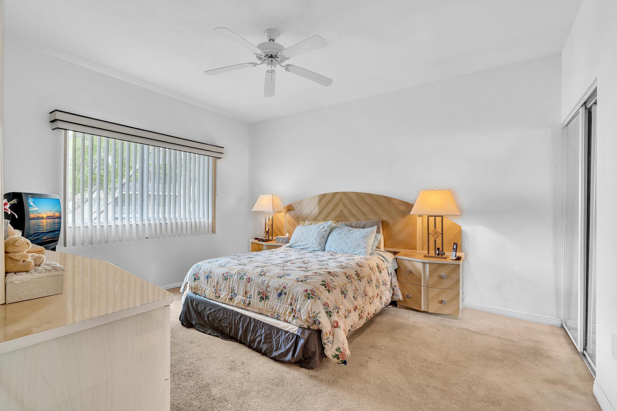 SOUTHAMPTON CONDOMINIUM - Residential