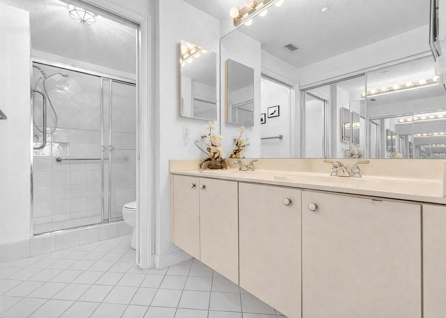 SOUTHAMPTON CONDOMINIUM - Residential