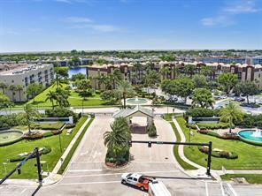 SOUTHAMPTON CONDOMINIUM - Residential