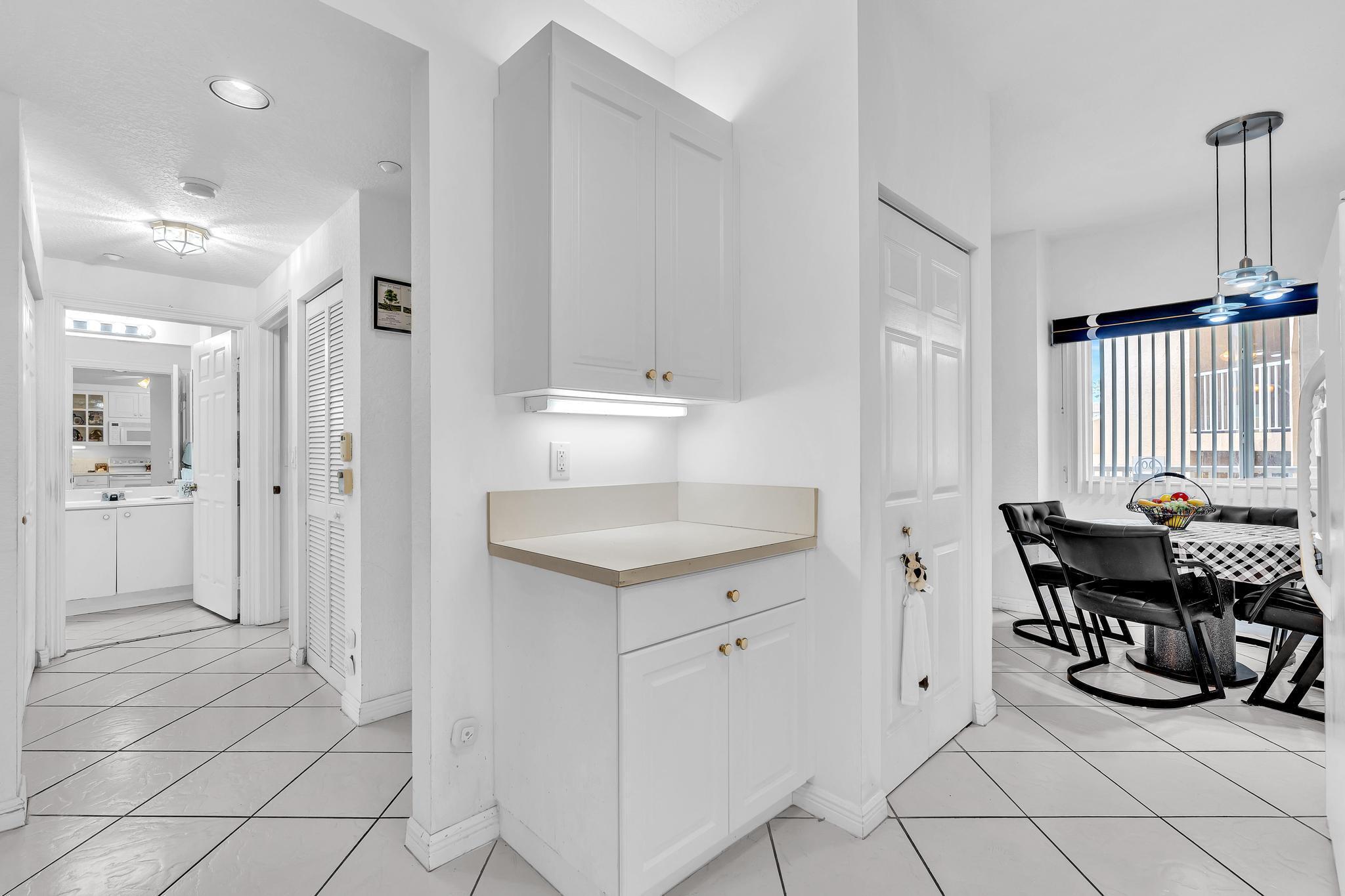 SOUTHAMPTON CONDOMINIUM - Residential