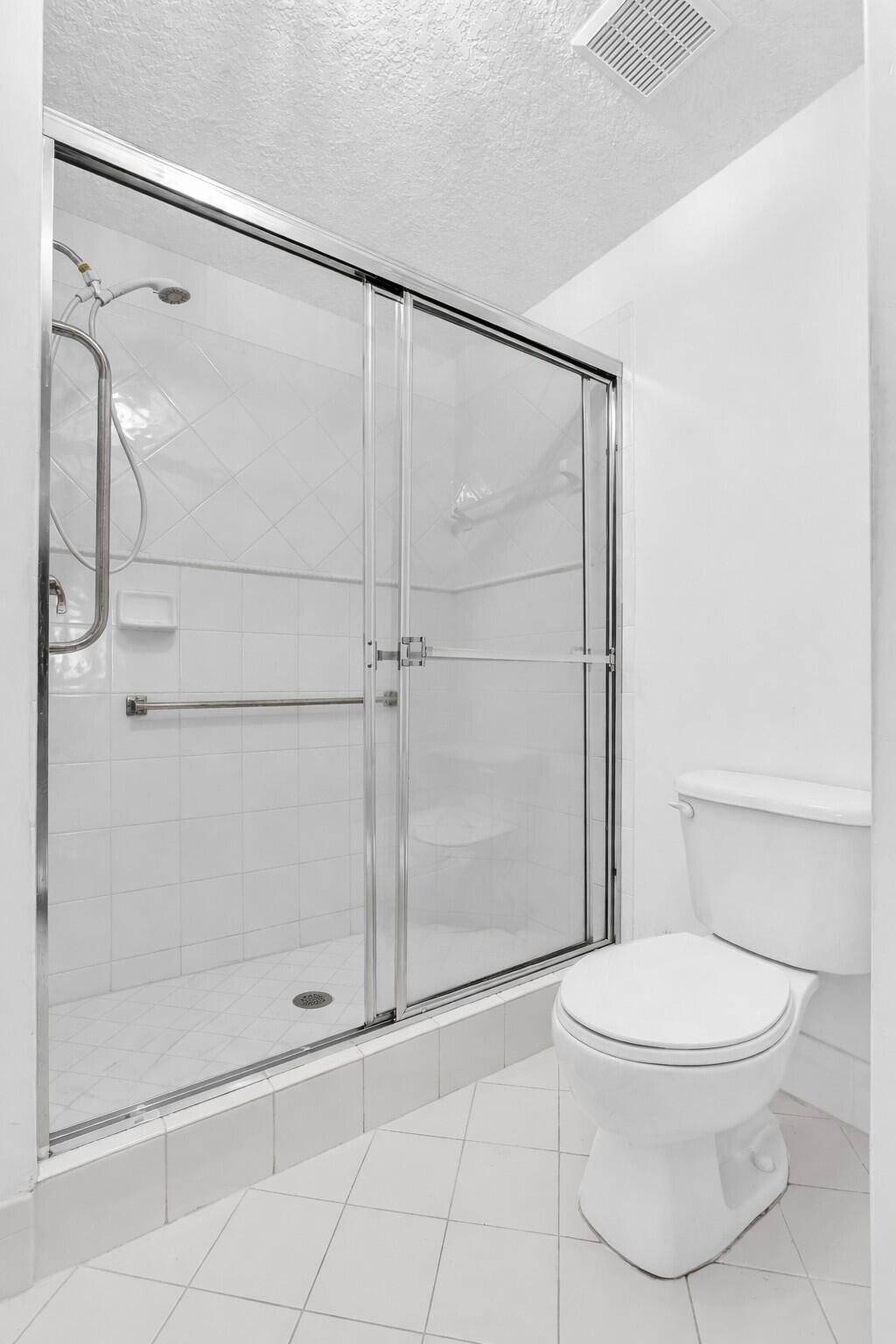 SOUTHAMPTON CONDOMINIUM - Residential