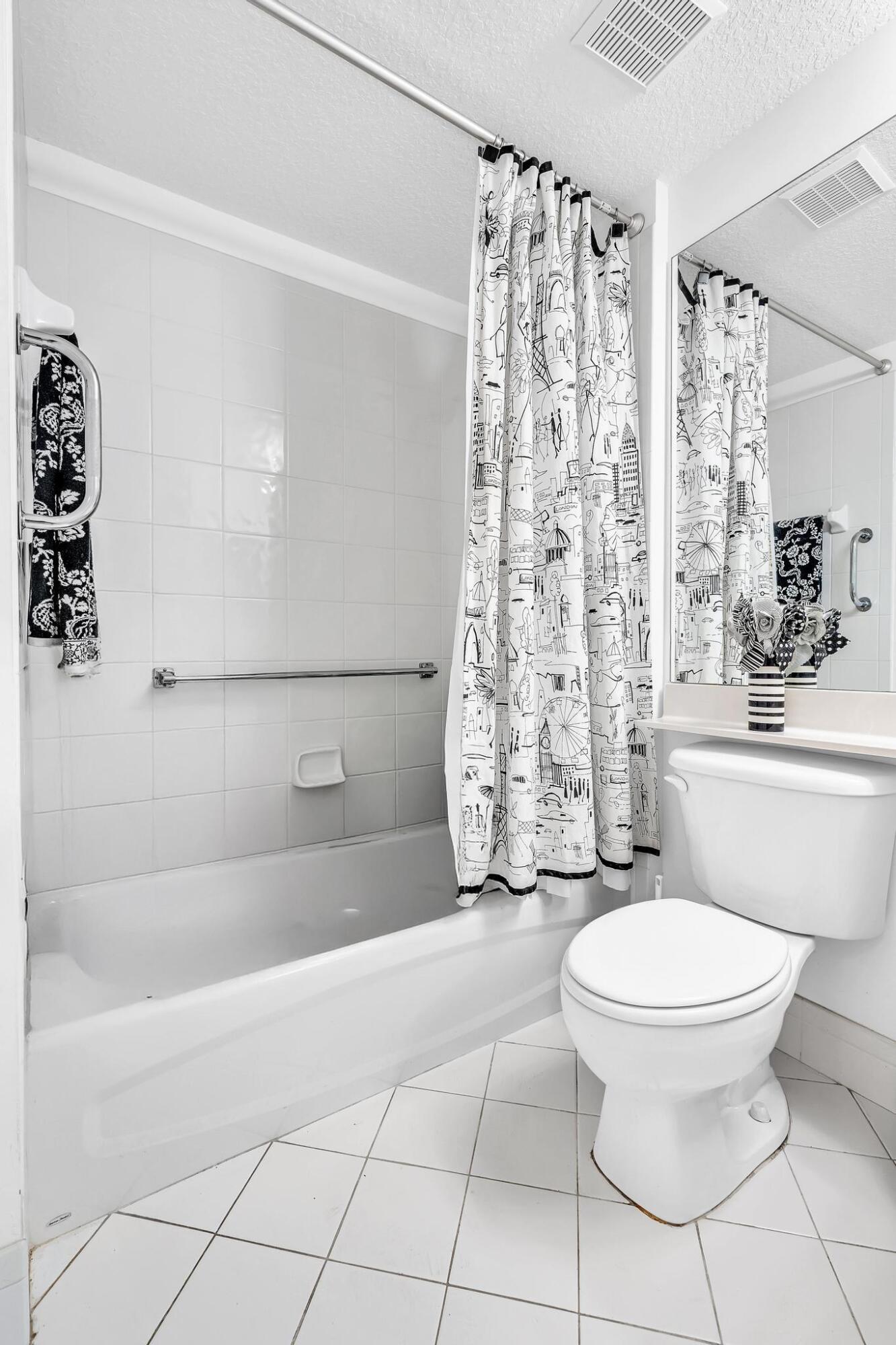 SOUTHAMPTON CONDOMINIUM - Residential