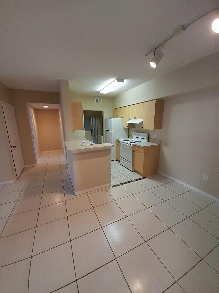 SPA AT SUNSET ISLES CONDO - Residential Lease