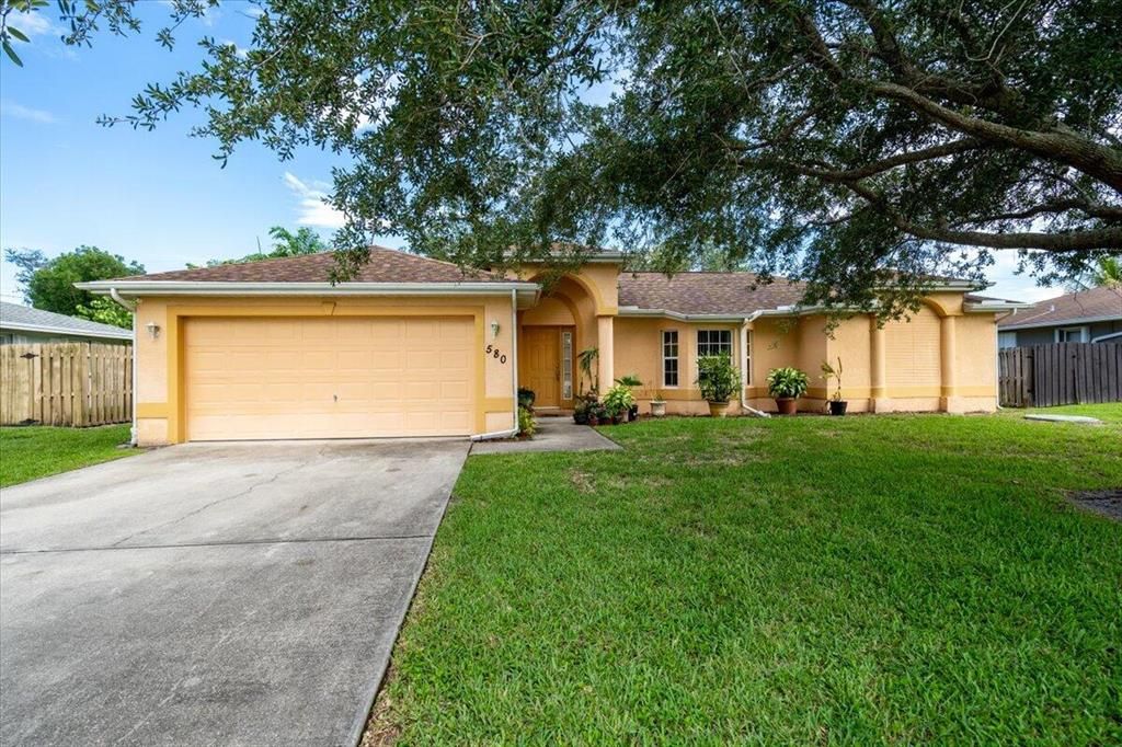 Photo of 580 SE Sunnybrook Terrace, Port Saint Lucie, FL 34983 (MLS # R10728579)