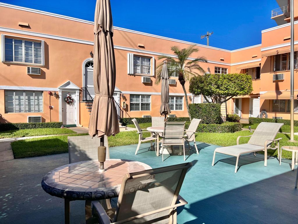 Photo of 101 S Golfview Road #1, Lake Worth Beach, FL 33460 (MLS # R11103152)