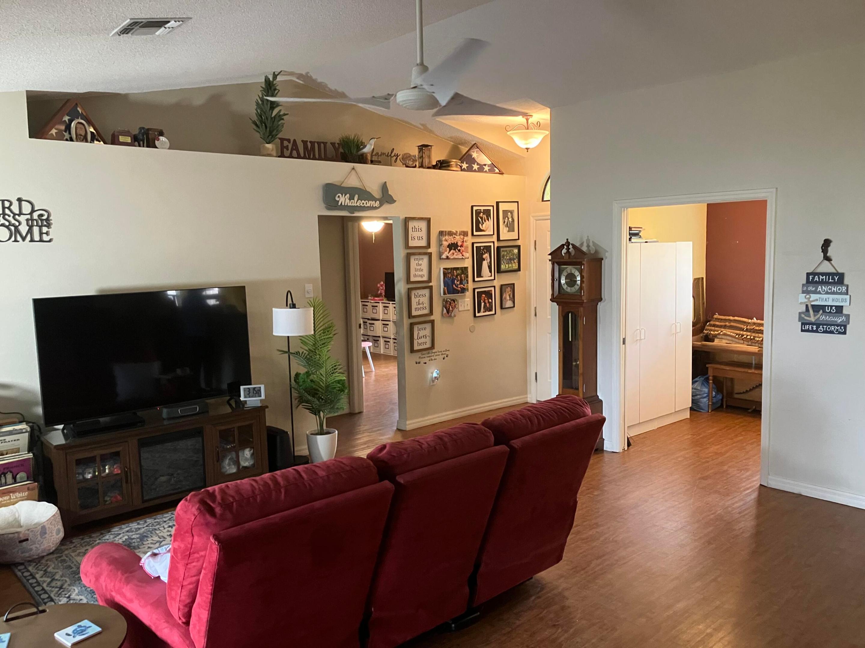 SPRING HILL UNIT 12 - Residential