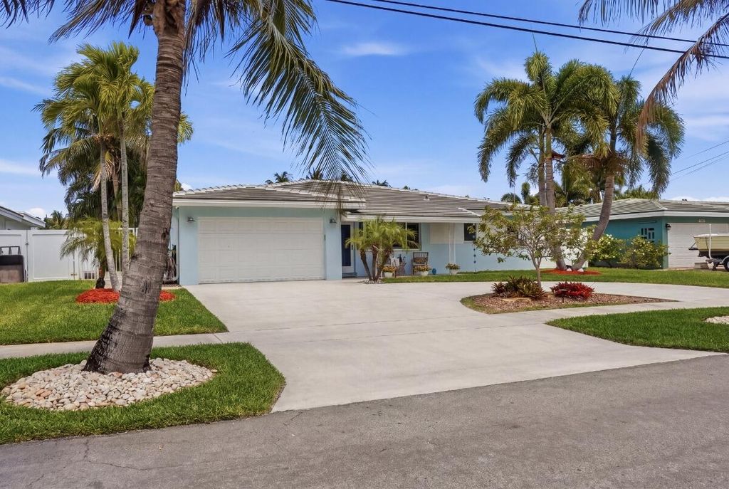 Photo of 380 SE 5th Avenue, Pompano Beach, FL 33060 (MLS # B26018916)