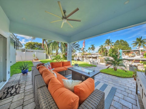 Tiny photo for 380 SE 5th Avenue, Pompano Beach, FL 33060 (MLS # B26018916)
