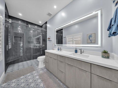 Tiny photo for 380 SE 5th Avenue, Pompano Beach, FL 33060 (MLS # B26018916)