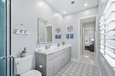 Tiny photo for 380 SE 5th Avenue, Pompano Beach, FL 33060 (MLS # B26018916)